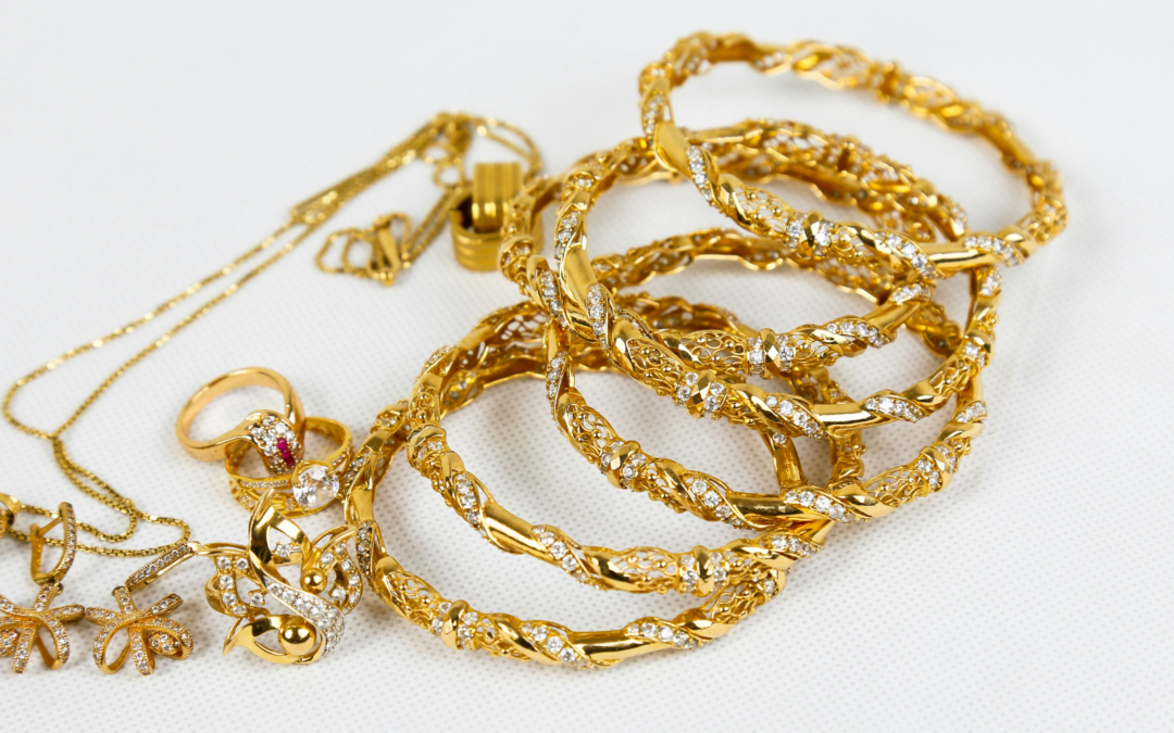 How to Recognize “Premium & Premium Plus” Jewellery Pieces vs Scrap Gold (And Why It Matters When You Sell)