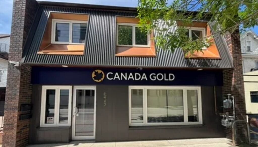 Canada Gold store front in Winnipeg
